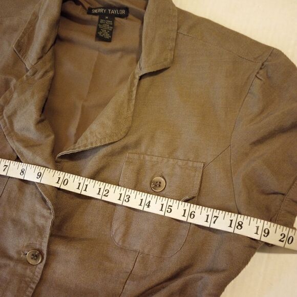 Sherry Taylor short sleeve belted top with pocket accent - Picture 8 of 9